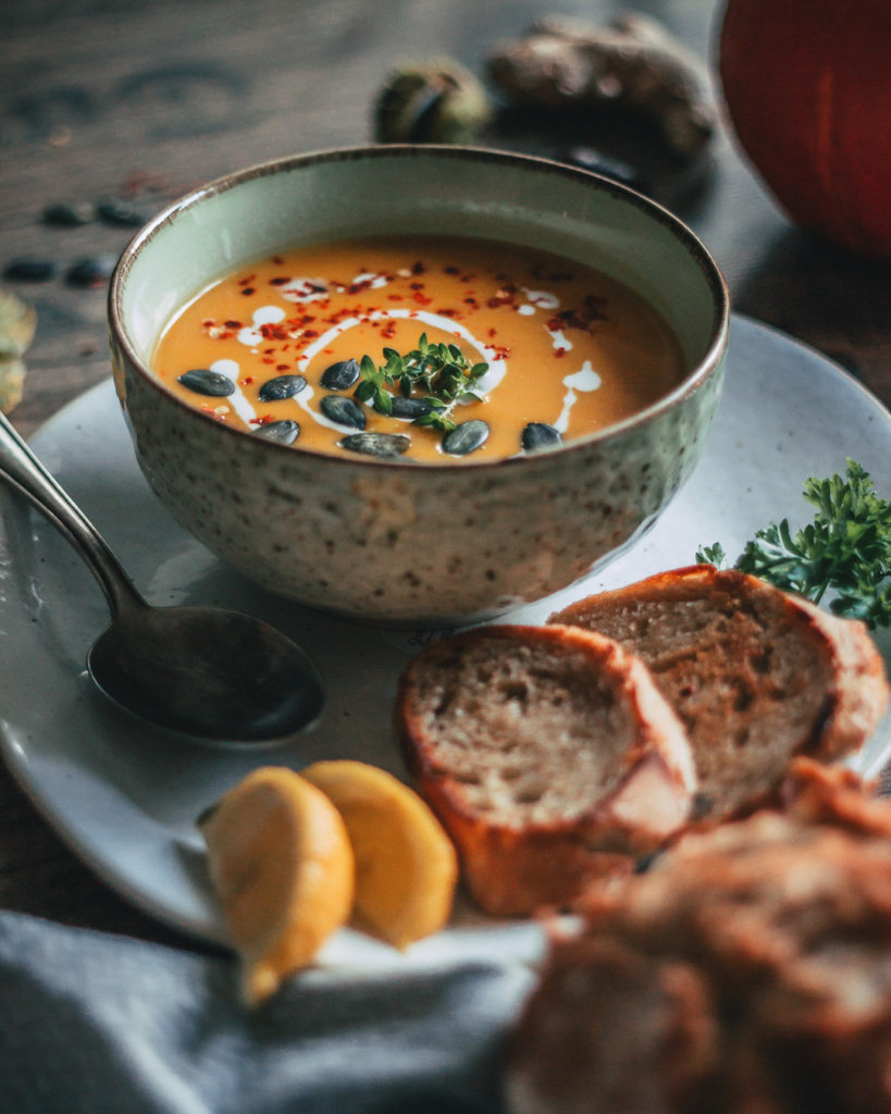 Kürbissuppe mit Ingwer und Kokosmilch - Tabea-Santana